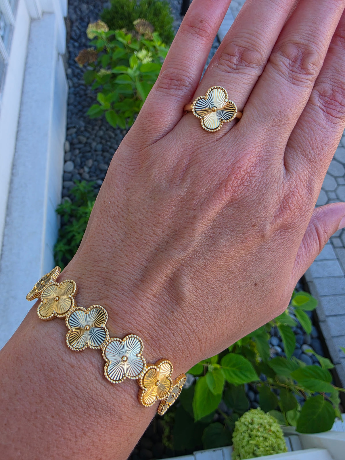 Gold Plated Sparkling Clover Ring & 7" Bangle bracelet set