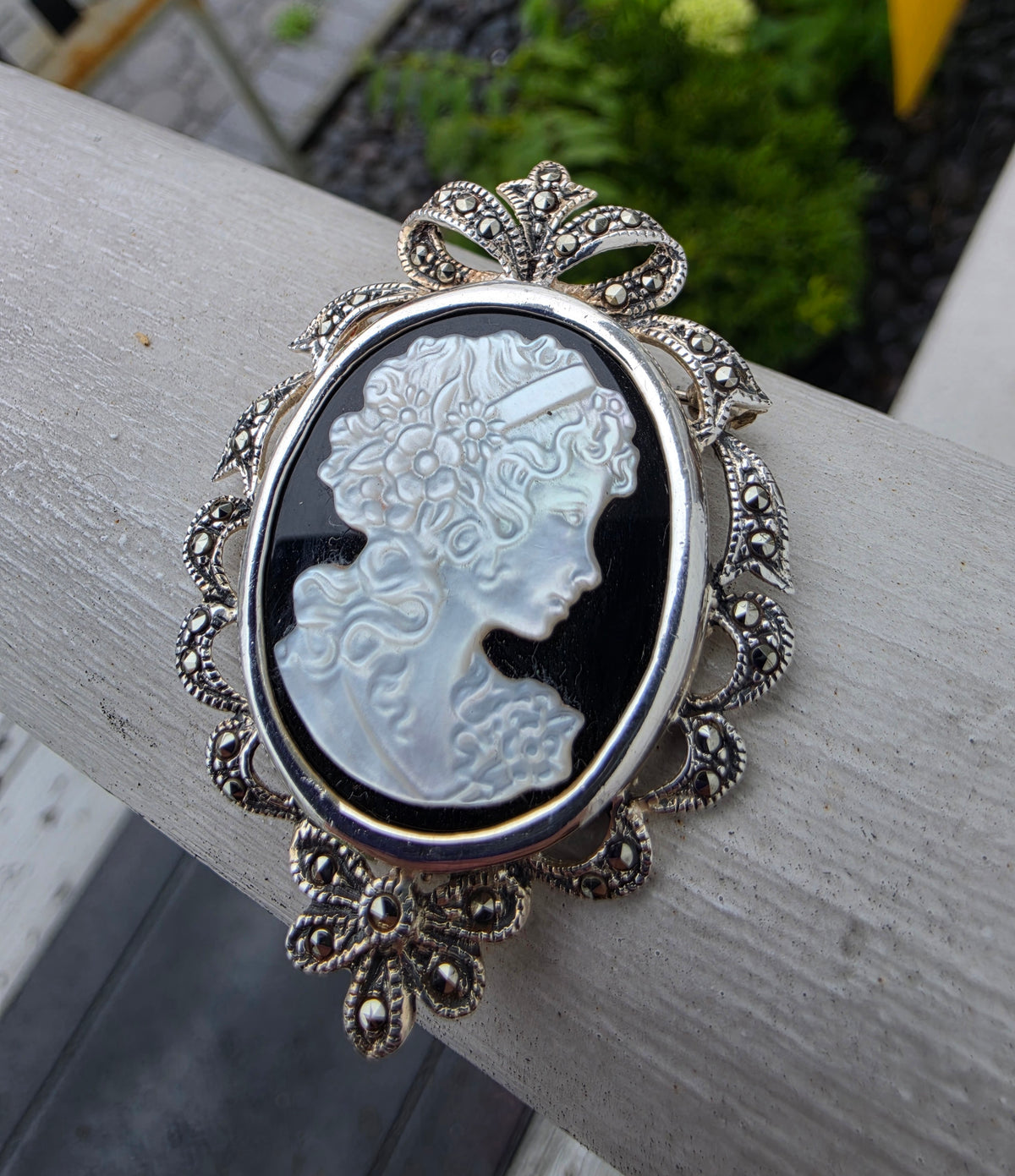 925 Sterling Silver Black Onyx, Mother of Pearl & Marcasite Large Cameo Pin Brooch Pendant