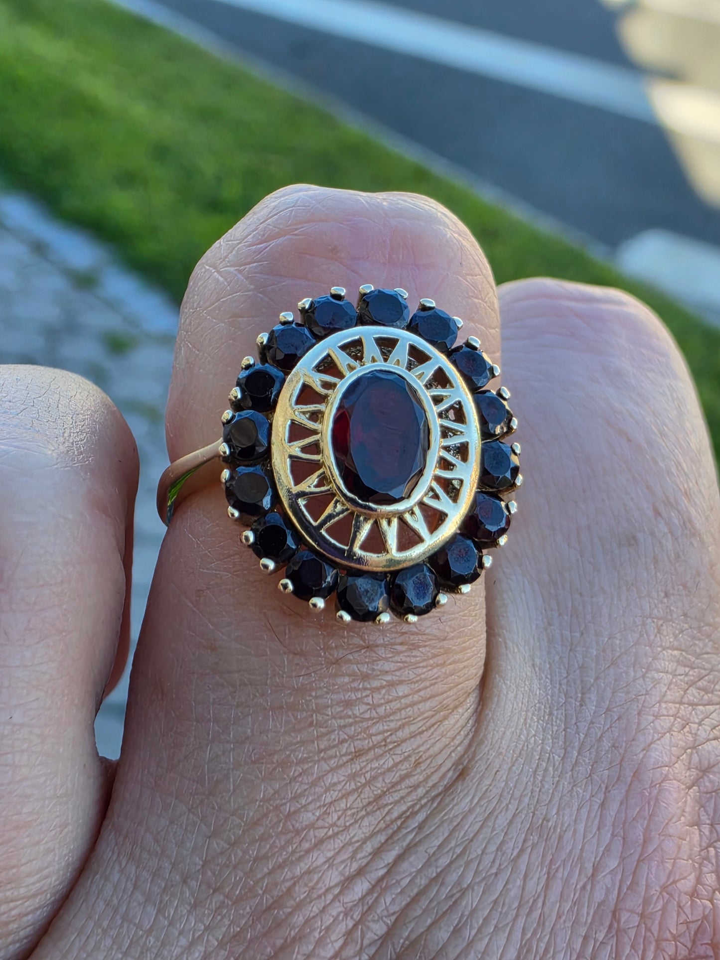 14k Solid Gold Vintage Handmade Oval & Round Natural Garnet Ring