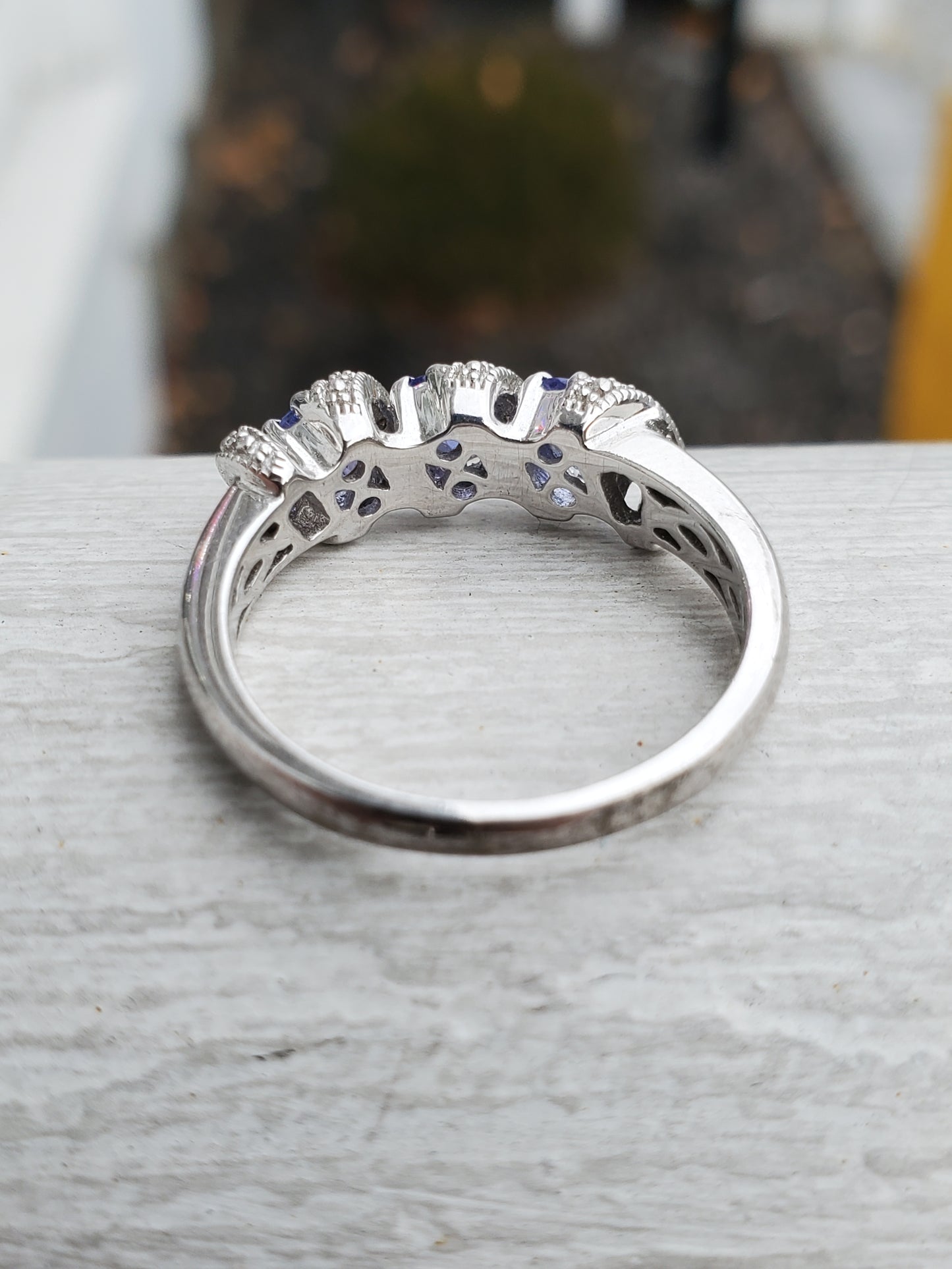 925 Sterling Silver Ladies Tanzanite & DiamondTwist Band Ring