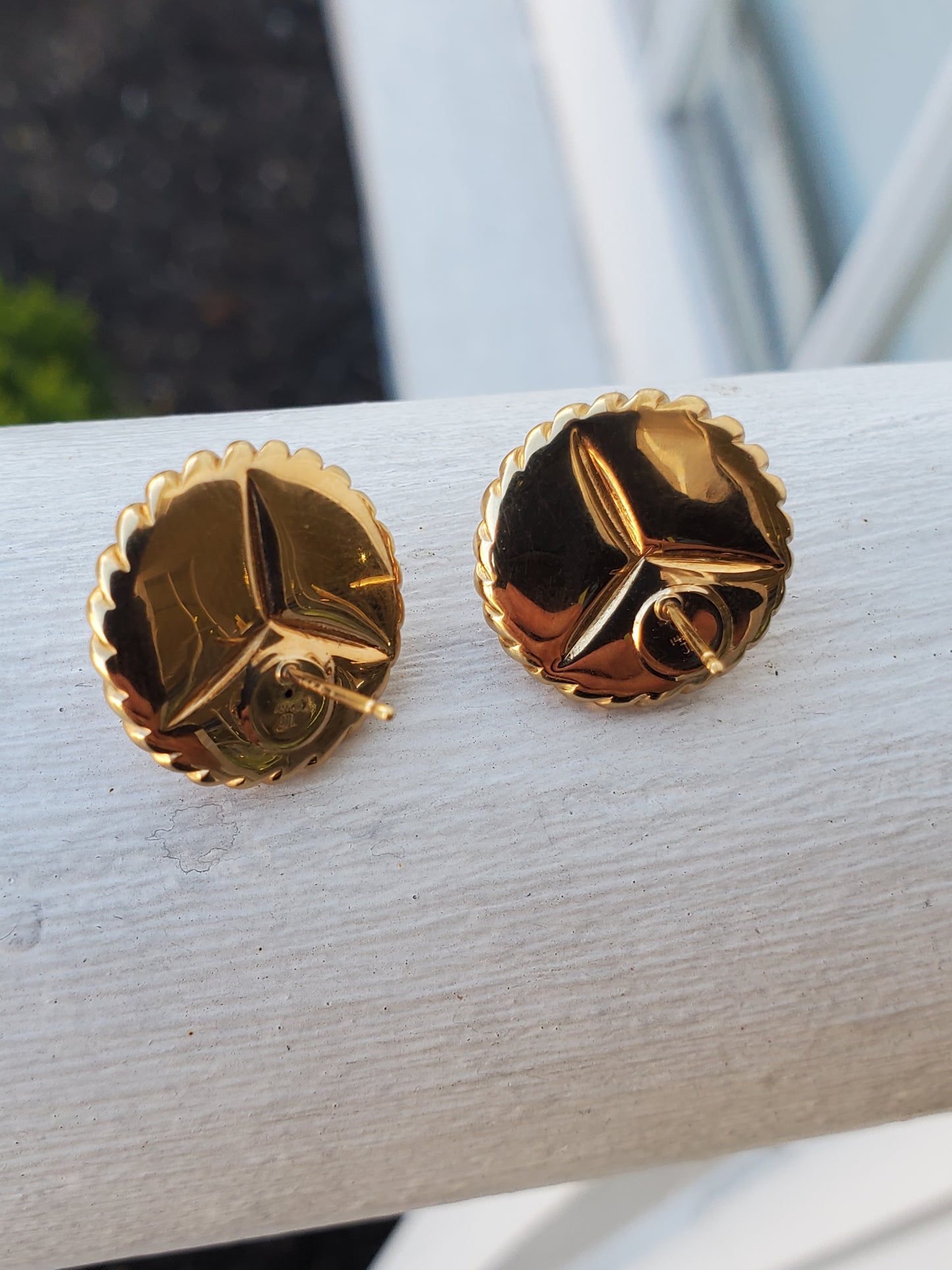14k Yellow Gold Designer JIL 5mm Pearl Stud Earrings with Beaded Studded Halos