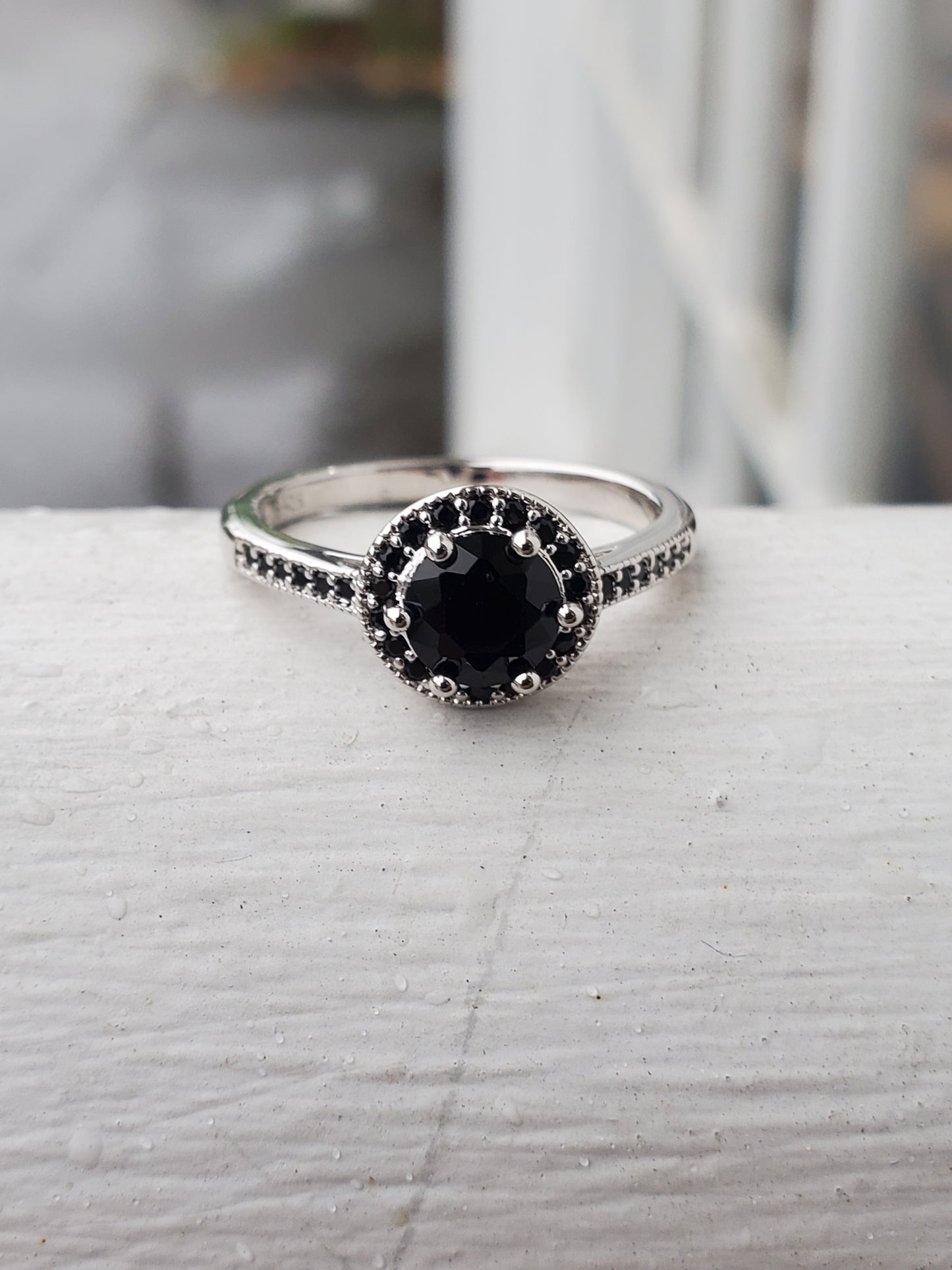 925 Sterling Silver Ladies Black Spinel Halo Solitare Ring