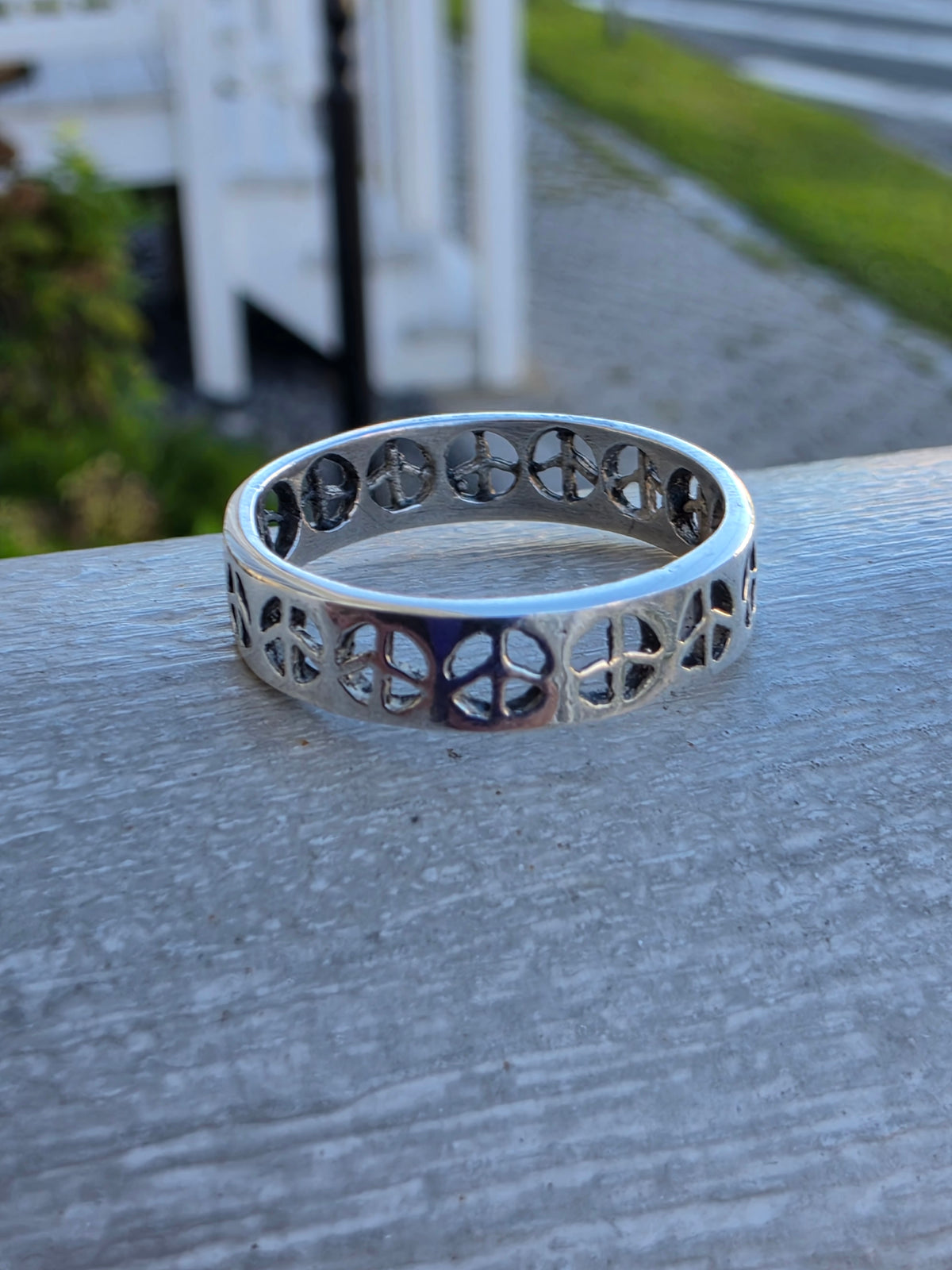 925 Sterling Silver Eternity Peace Sign Band Ring