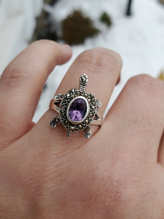 925 Sterling Silver Half Carat Oval Amethyst & Marcasite Movable Turtle Ring
