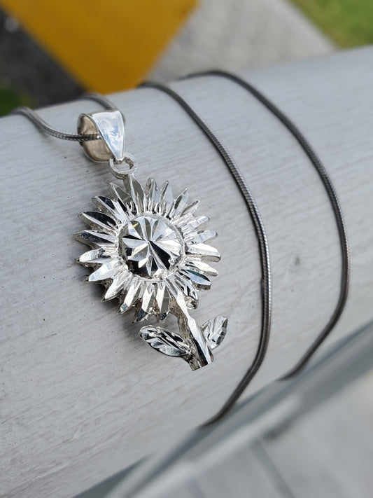925 Sterling Silver Sunflower 🌻 Charm Pendant Necklace