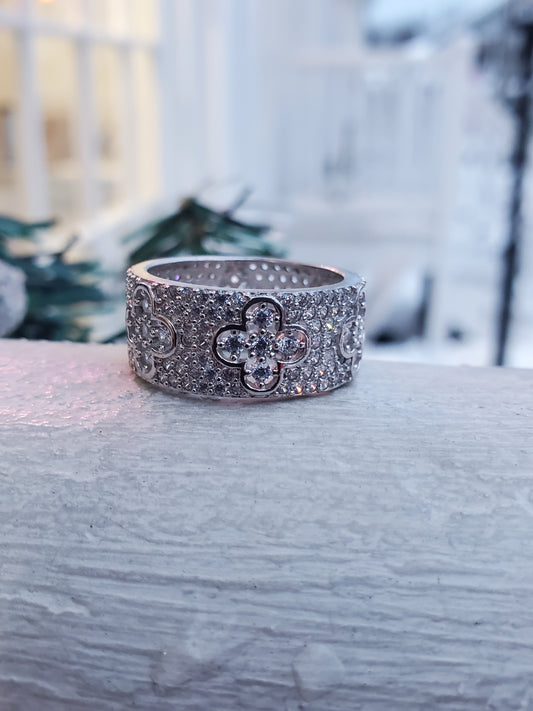 925 Sterling Silver Wide Zirconia CZ Quatrefoil Eternity Band Ring