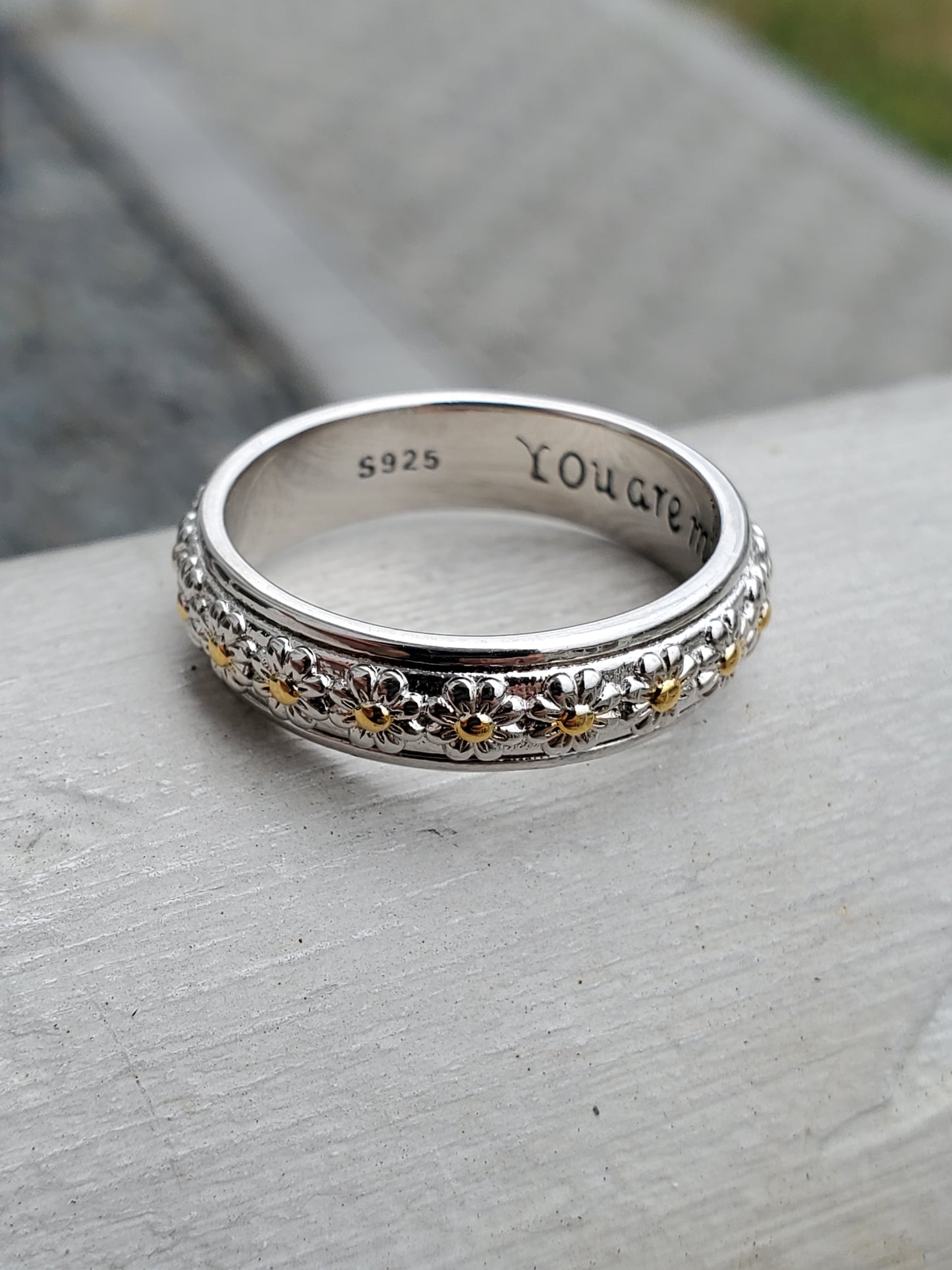 925 Sterling Silver "You Are My Sunshine" two-tone Daisy Eternity Band Ring