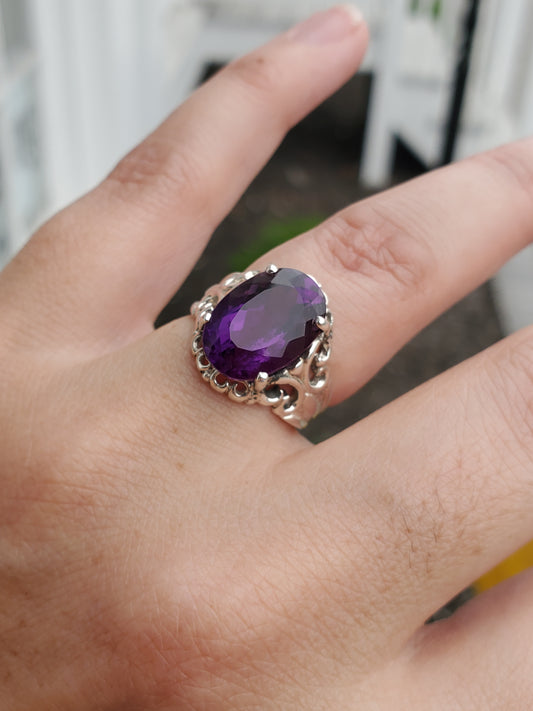 925 Sterling Silver 6 ct Oval Amethyst Solitare Ring