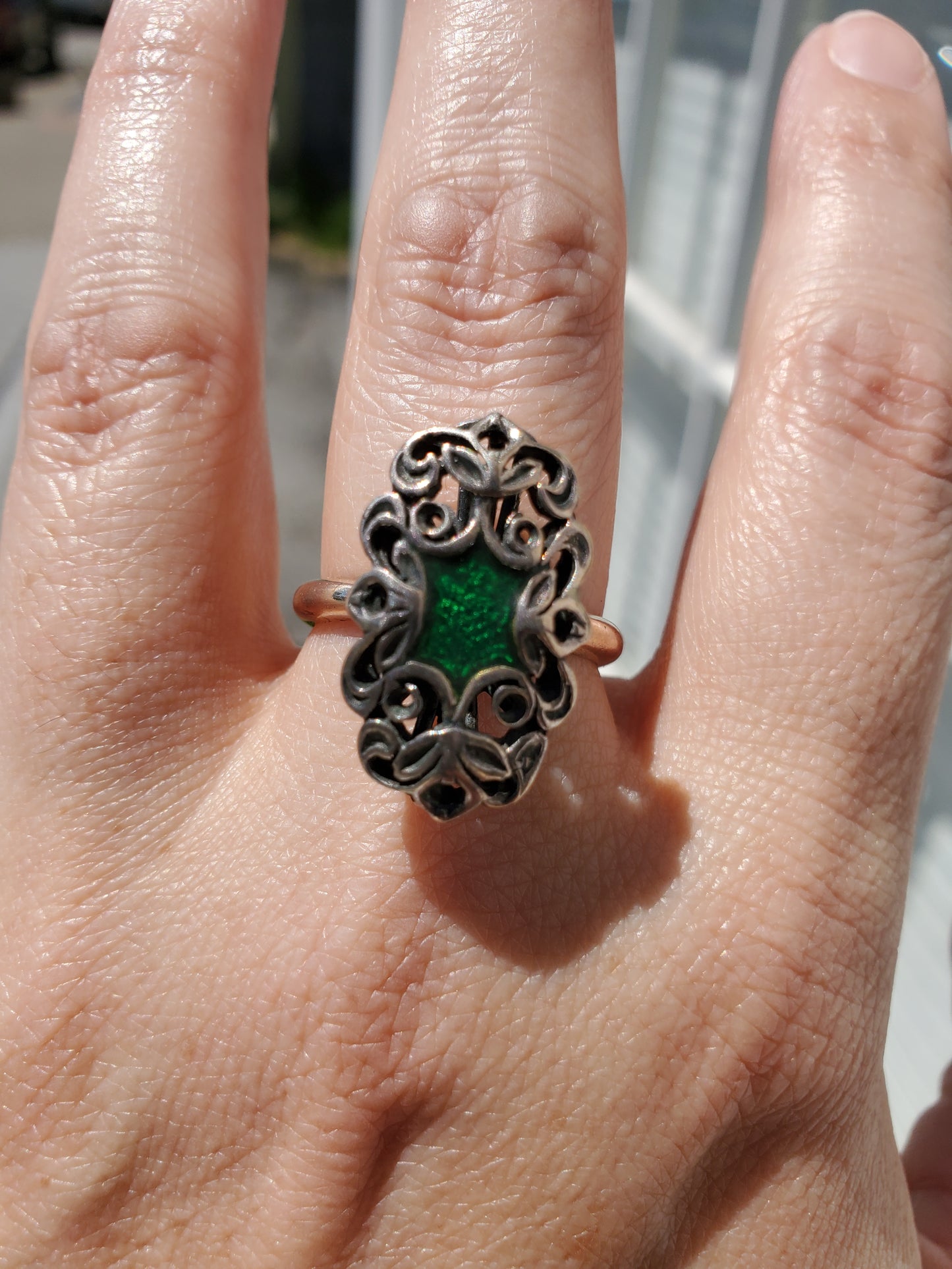 925 Sterling Silver Filagre Green Enamel Shield Ring