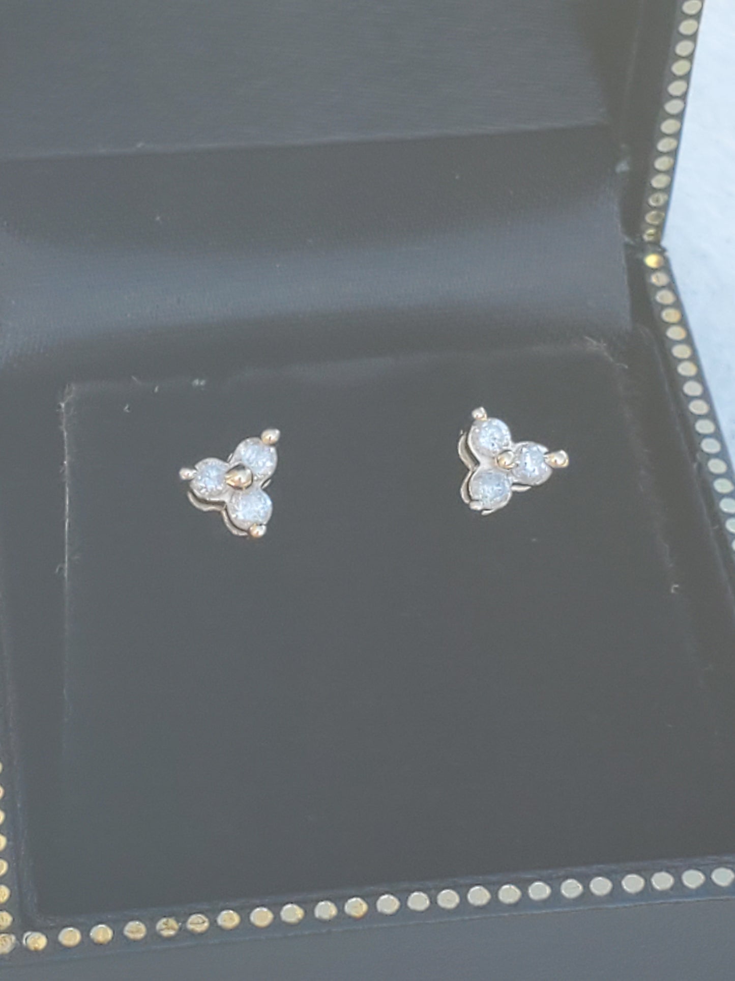 14k Solid Gold Genuine Diamond Tripolo Cluster Stud Earrings