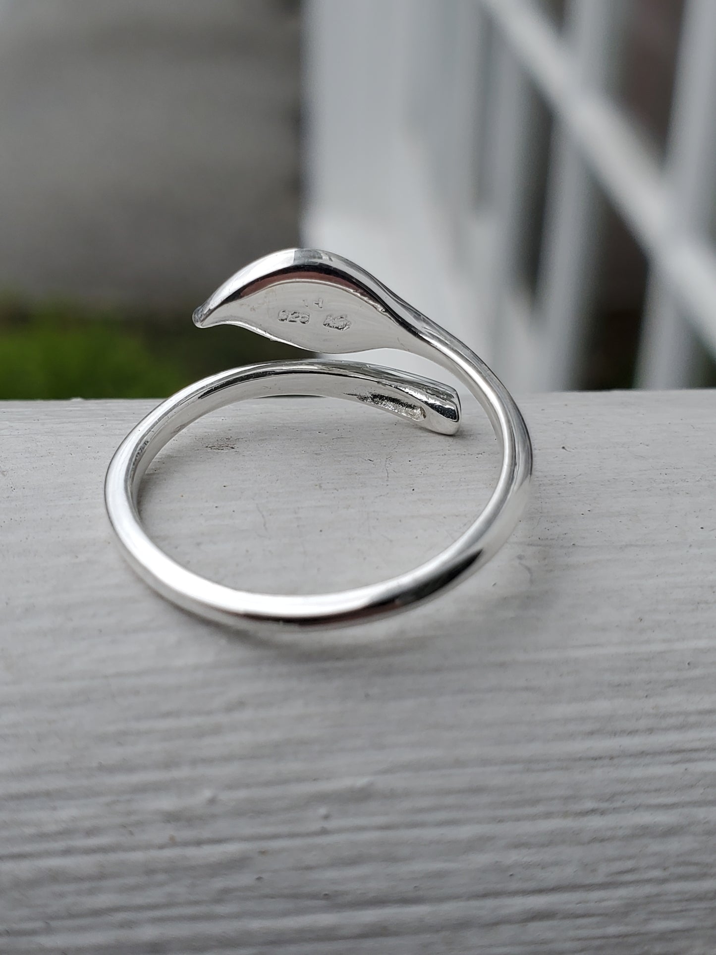 925 Sterling Silver Green Enamel Leaf Ring Nickel Free