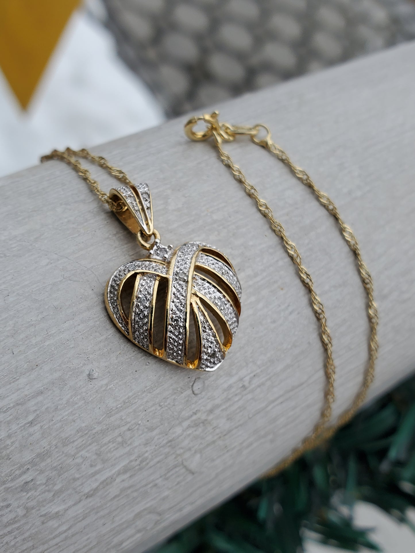 925 Sterling Silver Vermeil Diamond Ribbon Heart Necklace