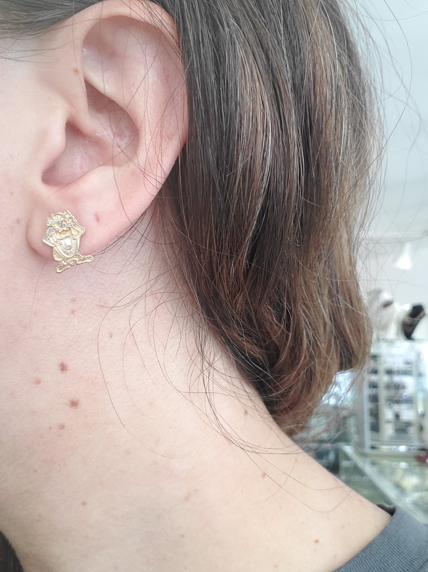 14k Solid Gold Vintage 90's Taz Tazmanian Devil Looney Tunes Charater Stud Earrings