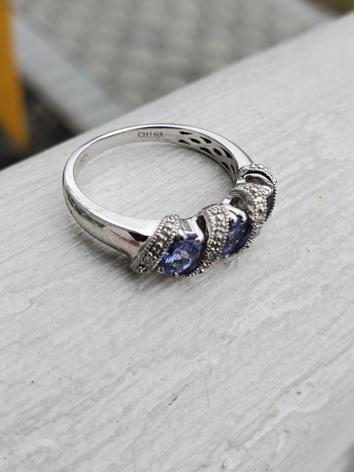925 Sterling Silver Ladies Tanzanite & DiamondTwist Band Ring