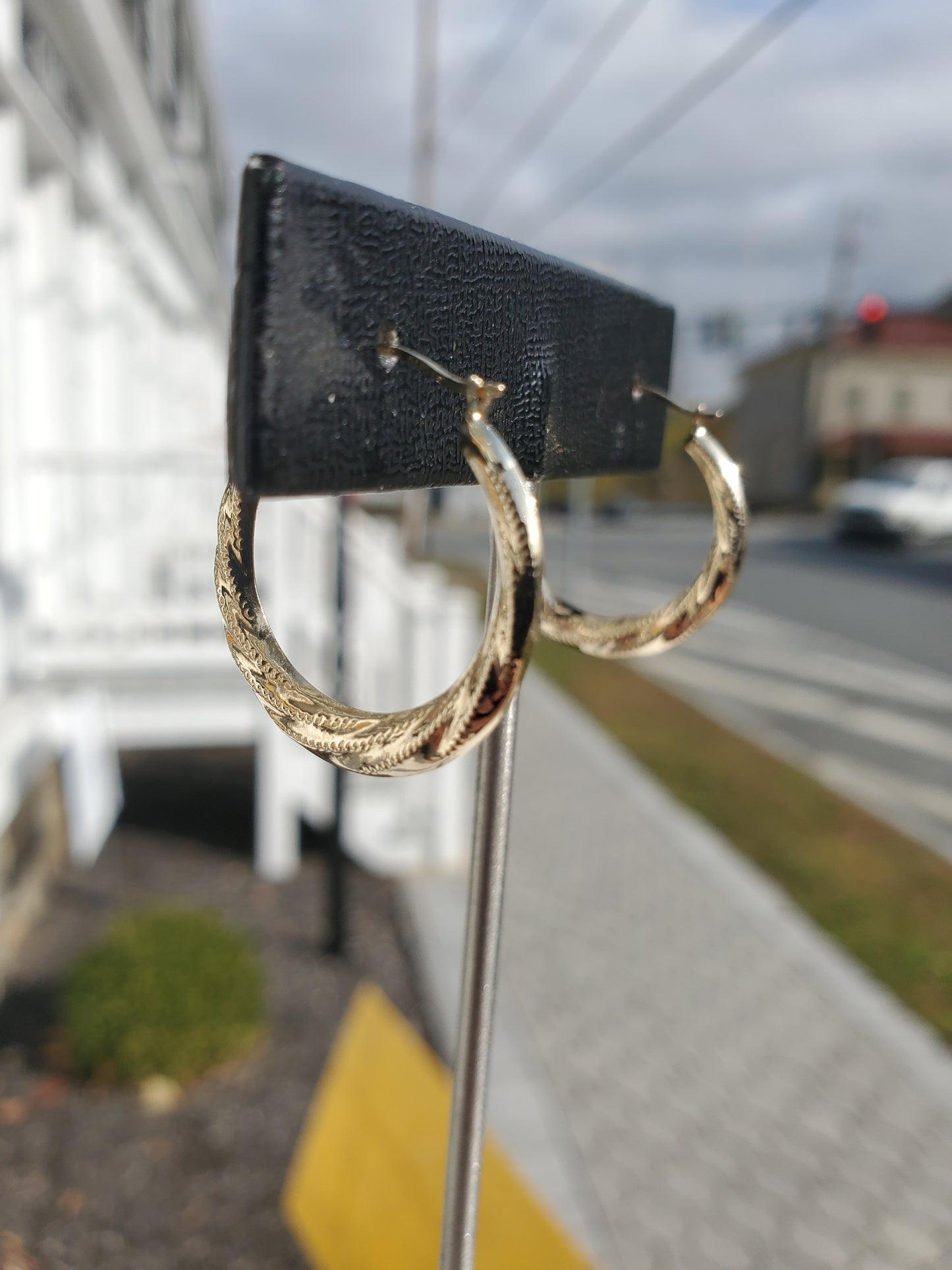 14k Gold Beaded Twist Hoop Earrings 20mm