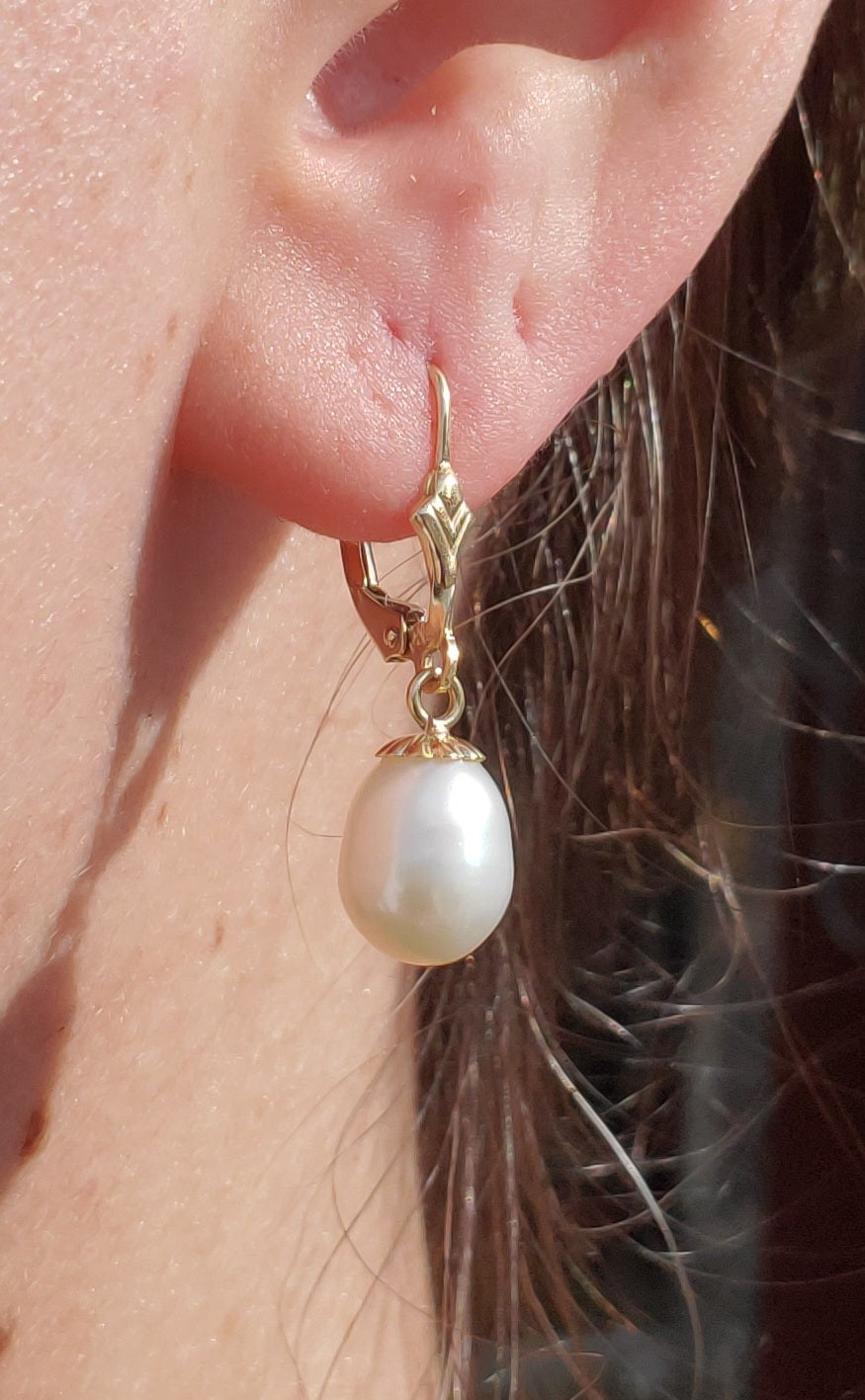 14k Gold Gold Freshwater Pearl 8mm Leaverback Dangle Earrings