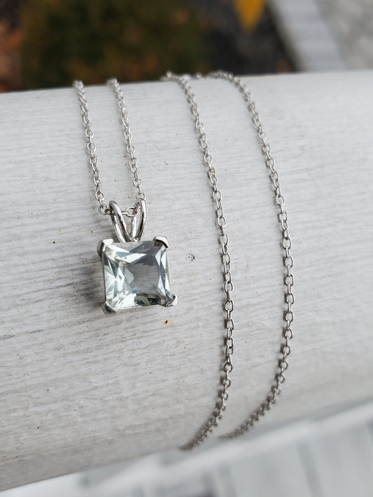925 Sterling Silver Princess Cut 1 ct Prasiolite Solitare Necklace