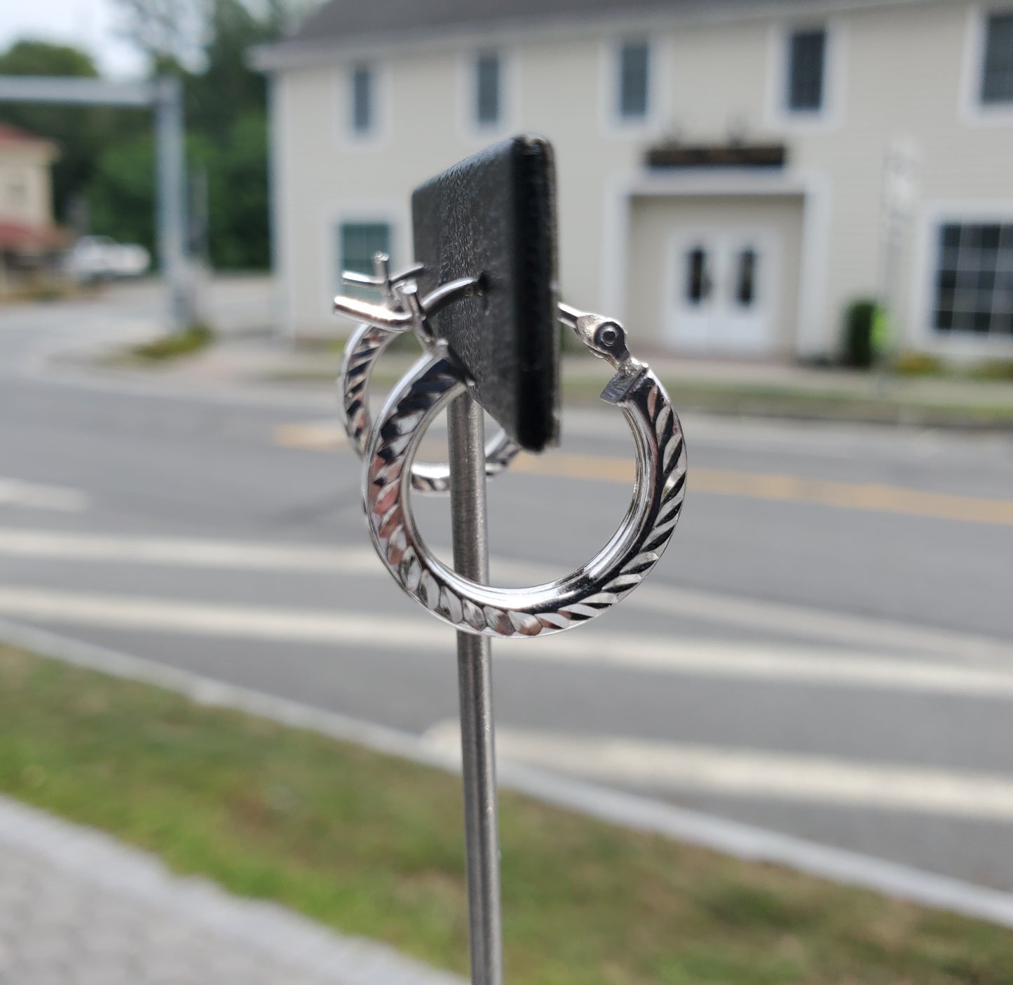 925 Sterling Silver 20mm Diamond Cut Hoop Earrings