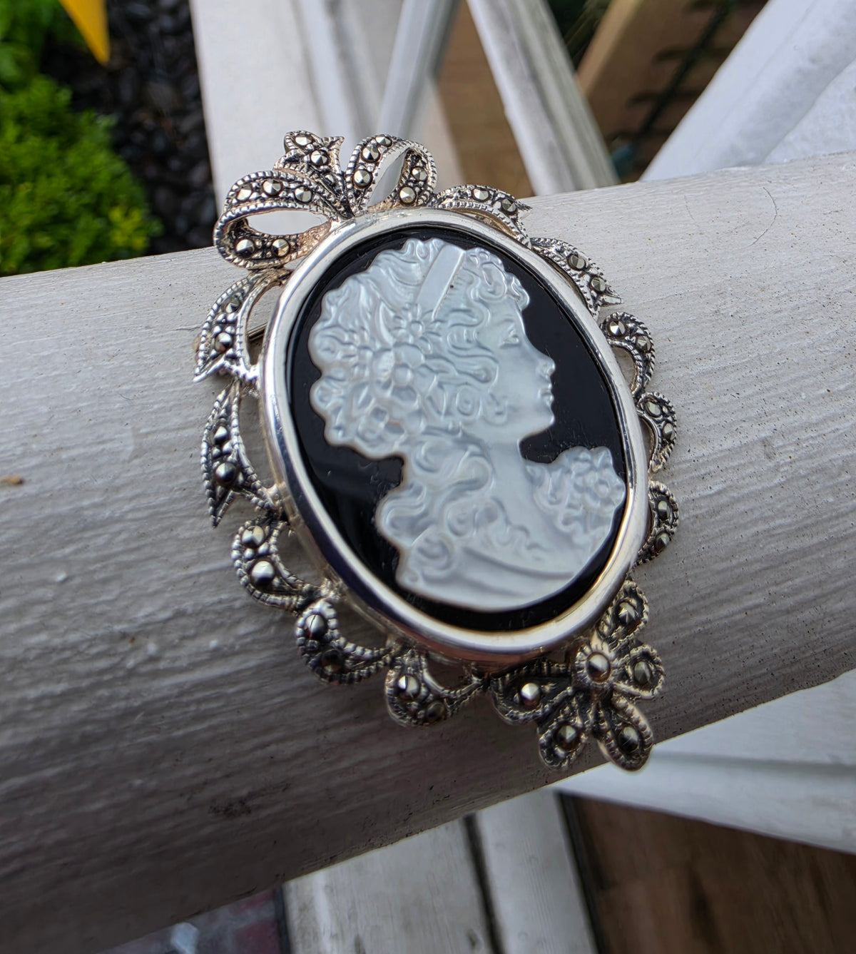 925 Sterling Silver Black Onyx, Mother of Pearl & Marcasite Large Cameo Pin Brooch Pendant