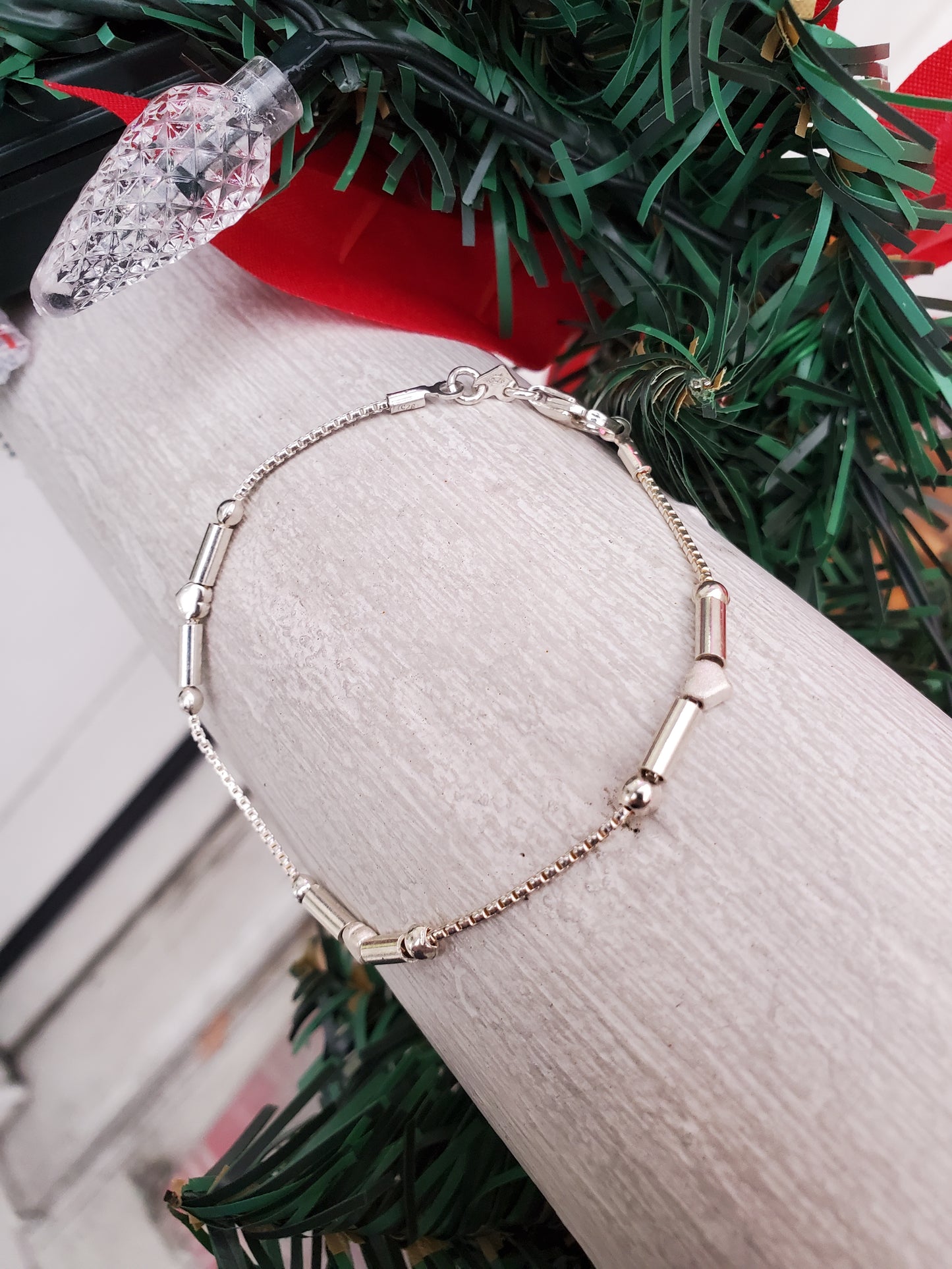 925 Sterling Silver Frosty Heart 7" Beaded Station Bracelet