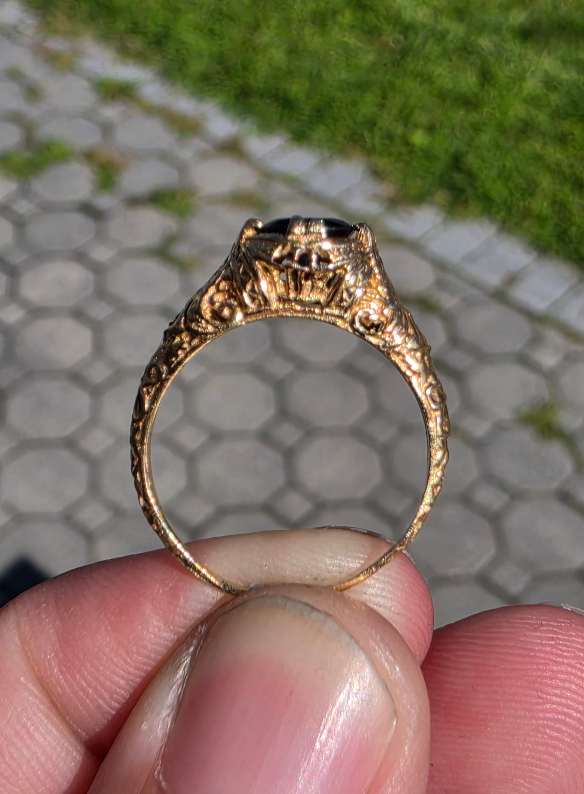 14k Solid Yellow Gold Vintage .50CT Natural Sapphire Solitare Ring