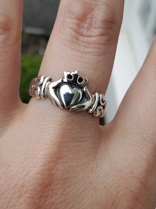 925 Sterling Silver Designer James Avery Claddagh Ring Size 9.5