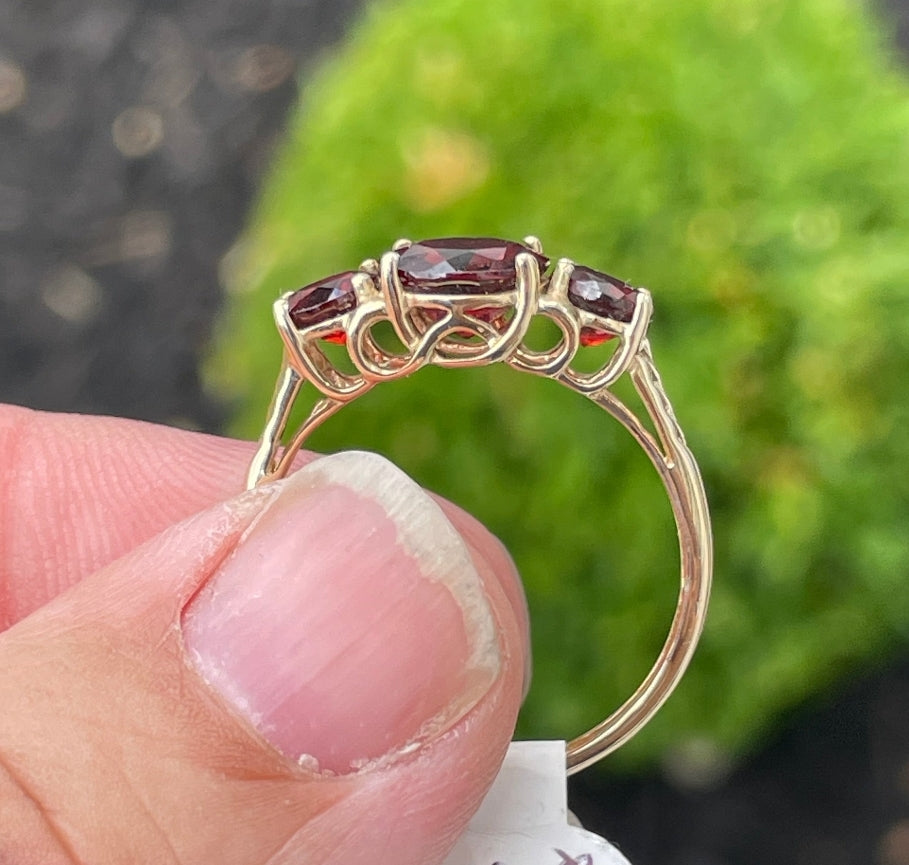 14k Gold Past Present Future 2.00ct Garnet Ring