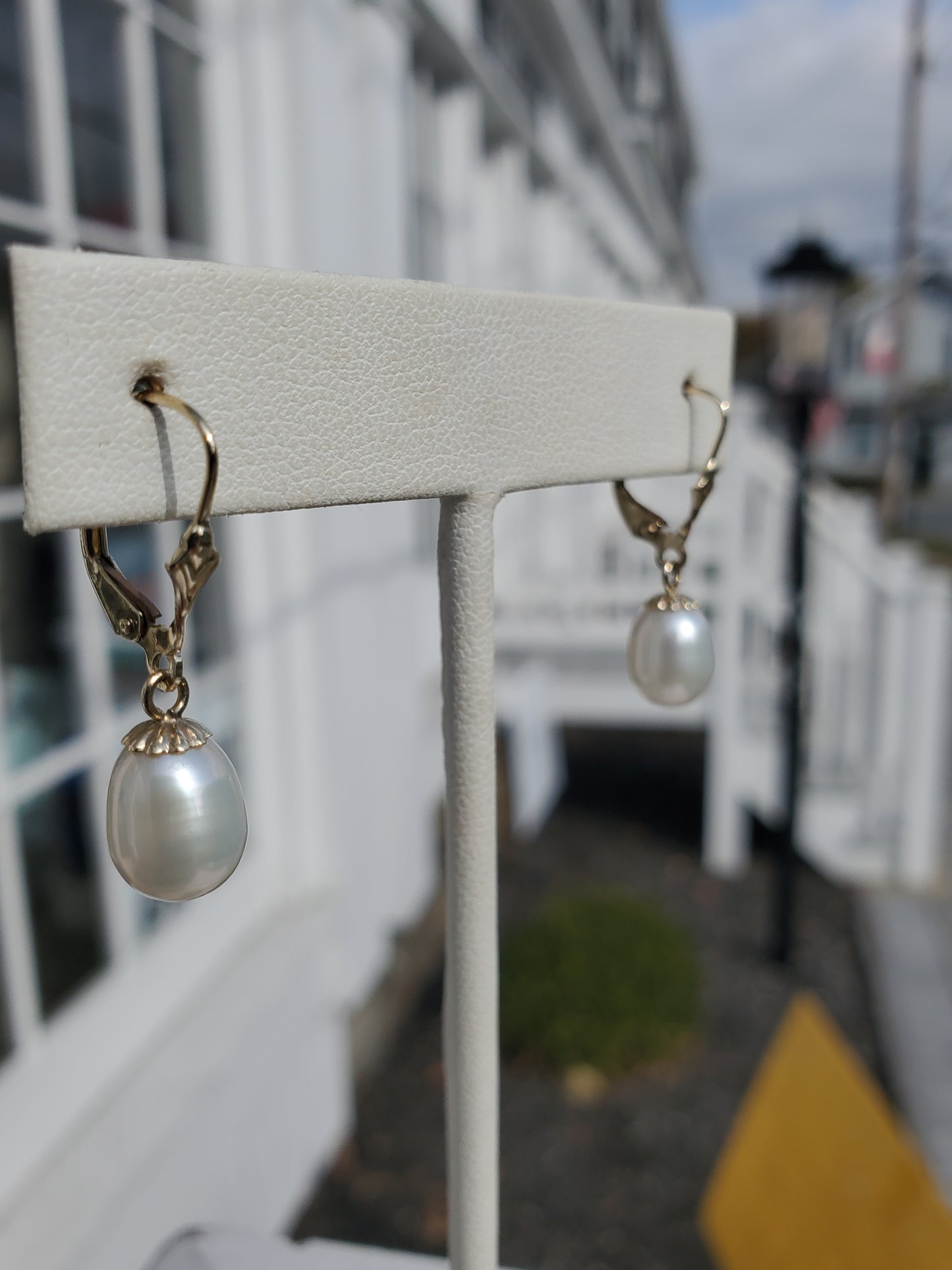 14k Gold Gold Freshwater Pearl 8mm Leaverback Dangle Earrings