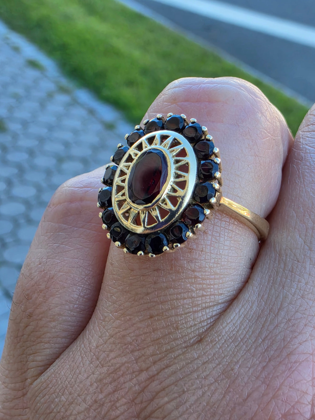 14k Solid Gold Vintage Handmade Oval & Round Natural Garnet Ring
