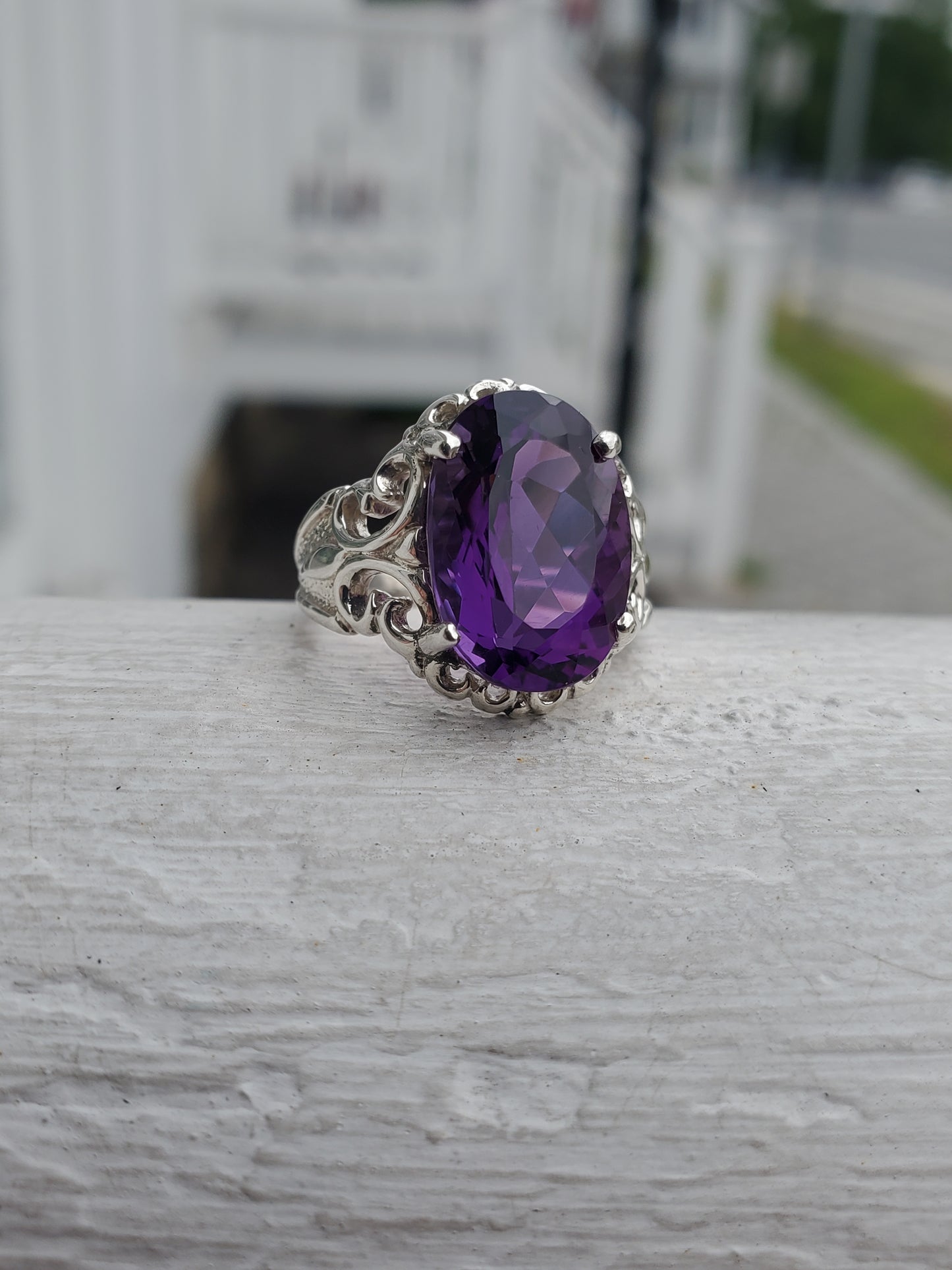 925 Sterling Silver 6 ct Oval Amethyst Solitare Ring