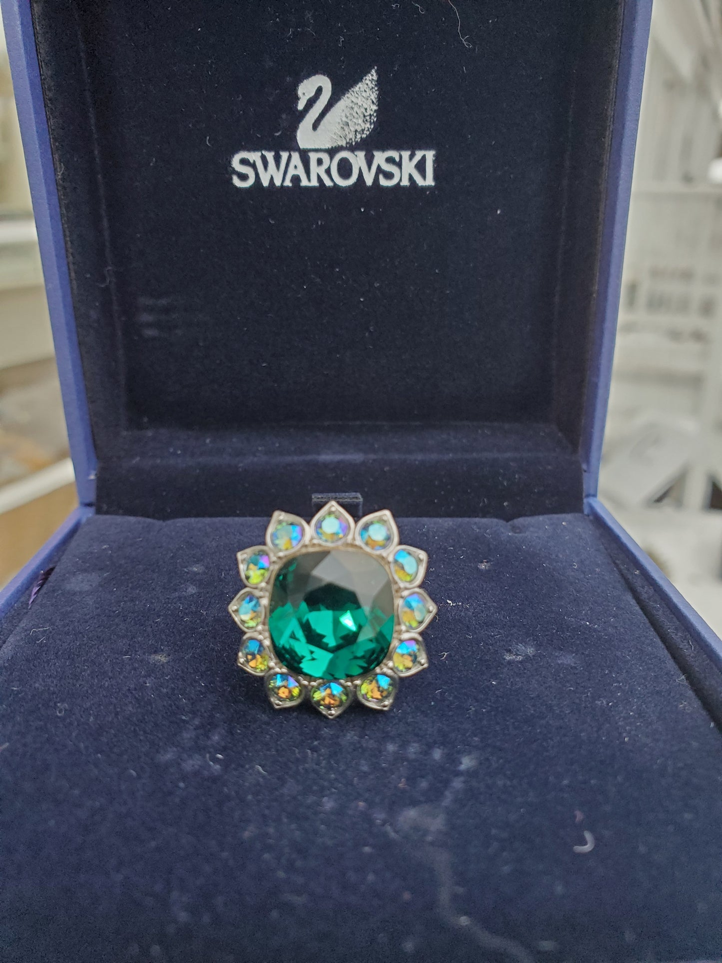 925 Sterling Silver Swarovski Elements Saprkling Green Crystal Cocktail Ring