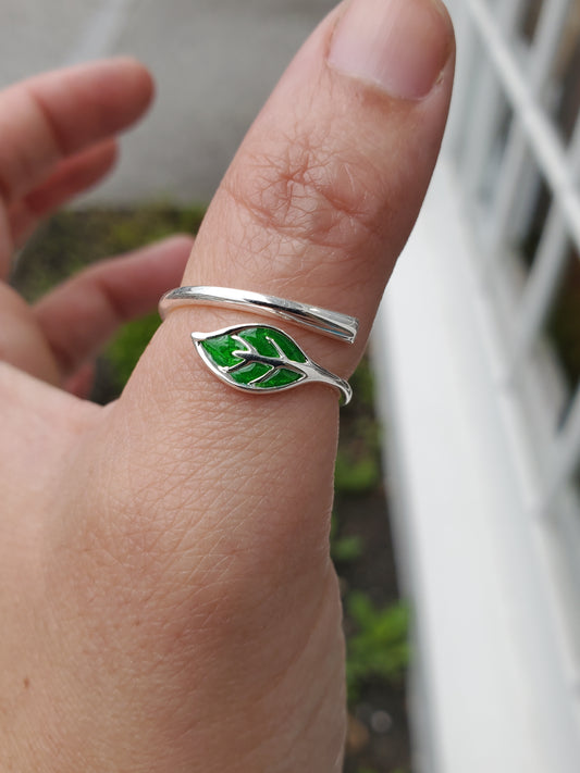 925 Sterling Silver Green Enamel Leaf Ring Nickel Free