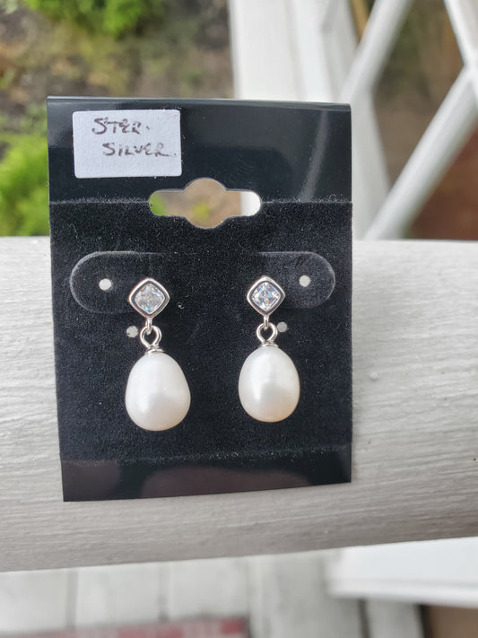 925 Sterling Silver Freshwater Pearl Mini Teardrop Zirconia CZ Earrings
