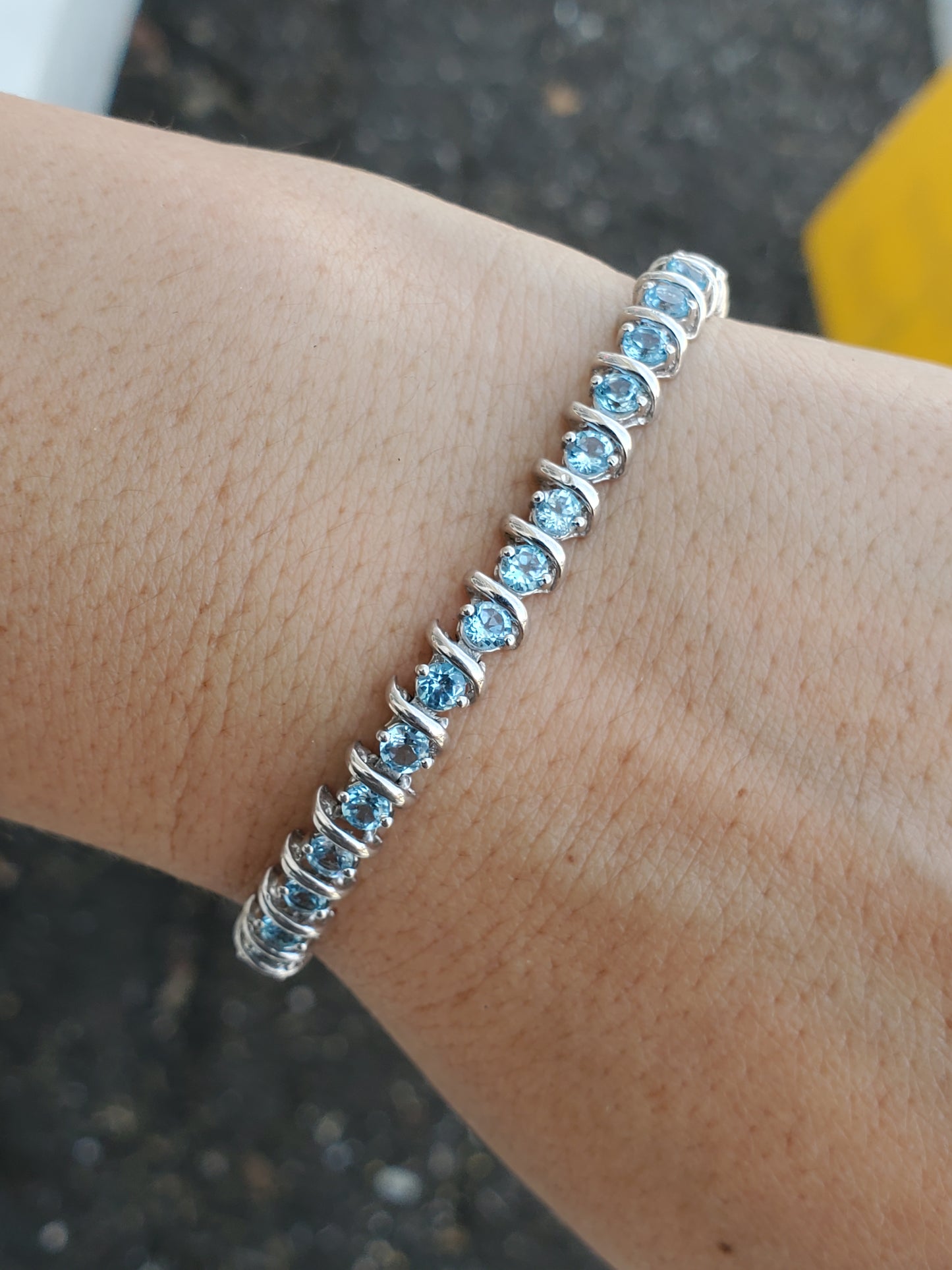 925 Sterling Silver 6tcw Sky Blue Topaz S Design Bracelet