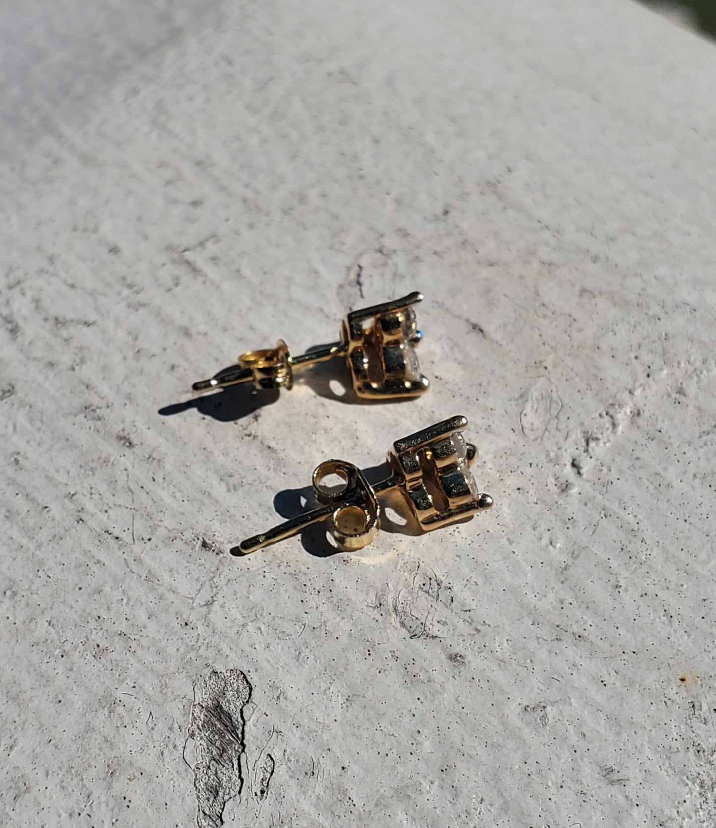 14k Solid Gold Genuine Diamond Tripolo Cluster Stud Earrings
