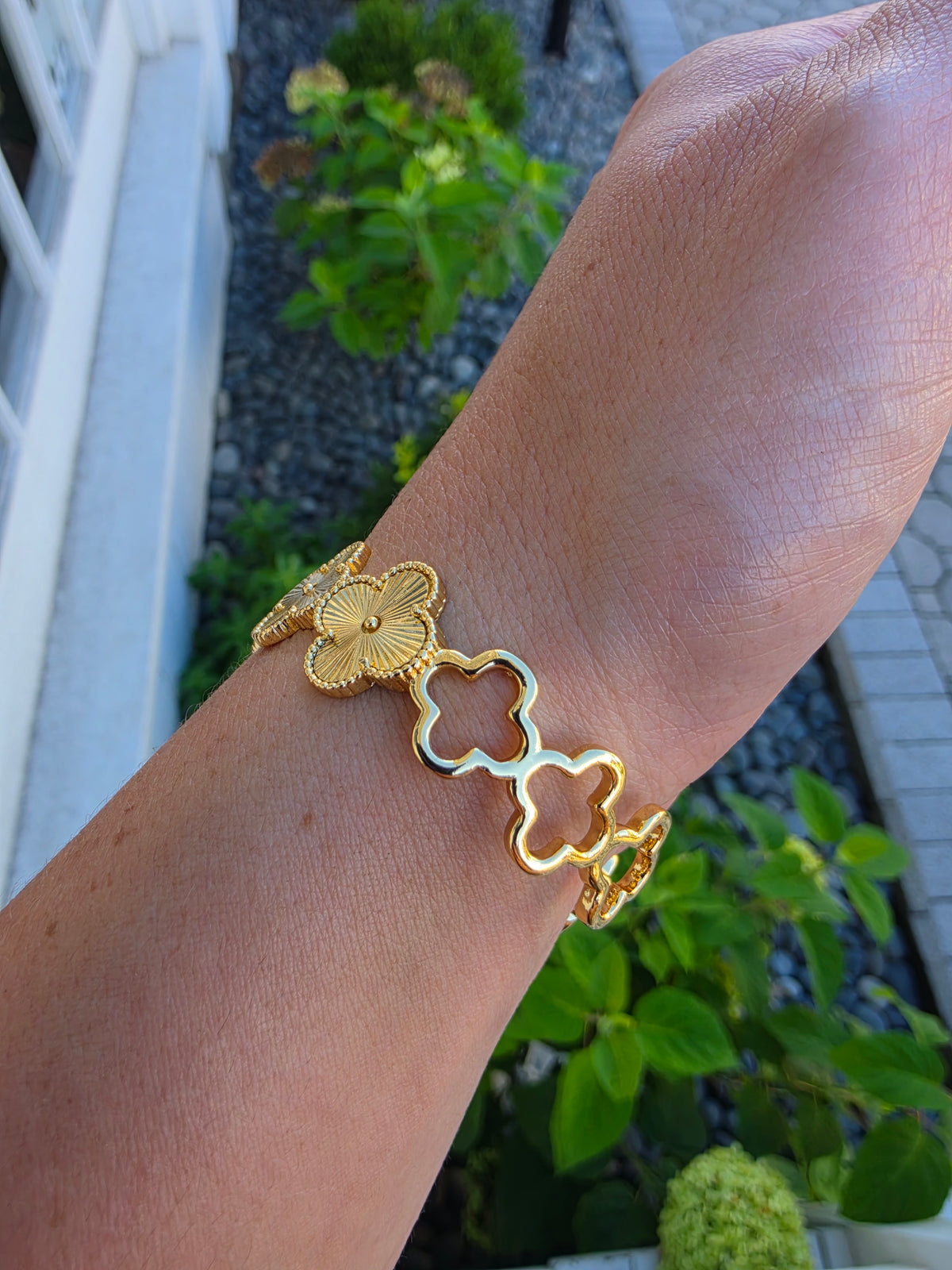 Gold Plated Sparkling Clover Ring & 7" Bangle bracelet set