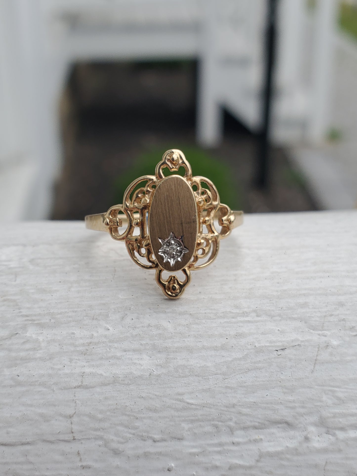 10k Gold Vintage Ladies Signet Ring w/ Diamond