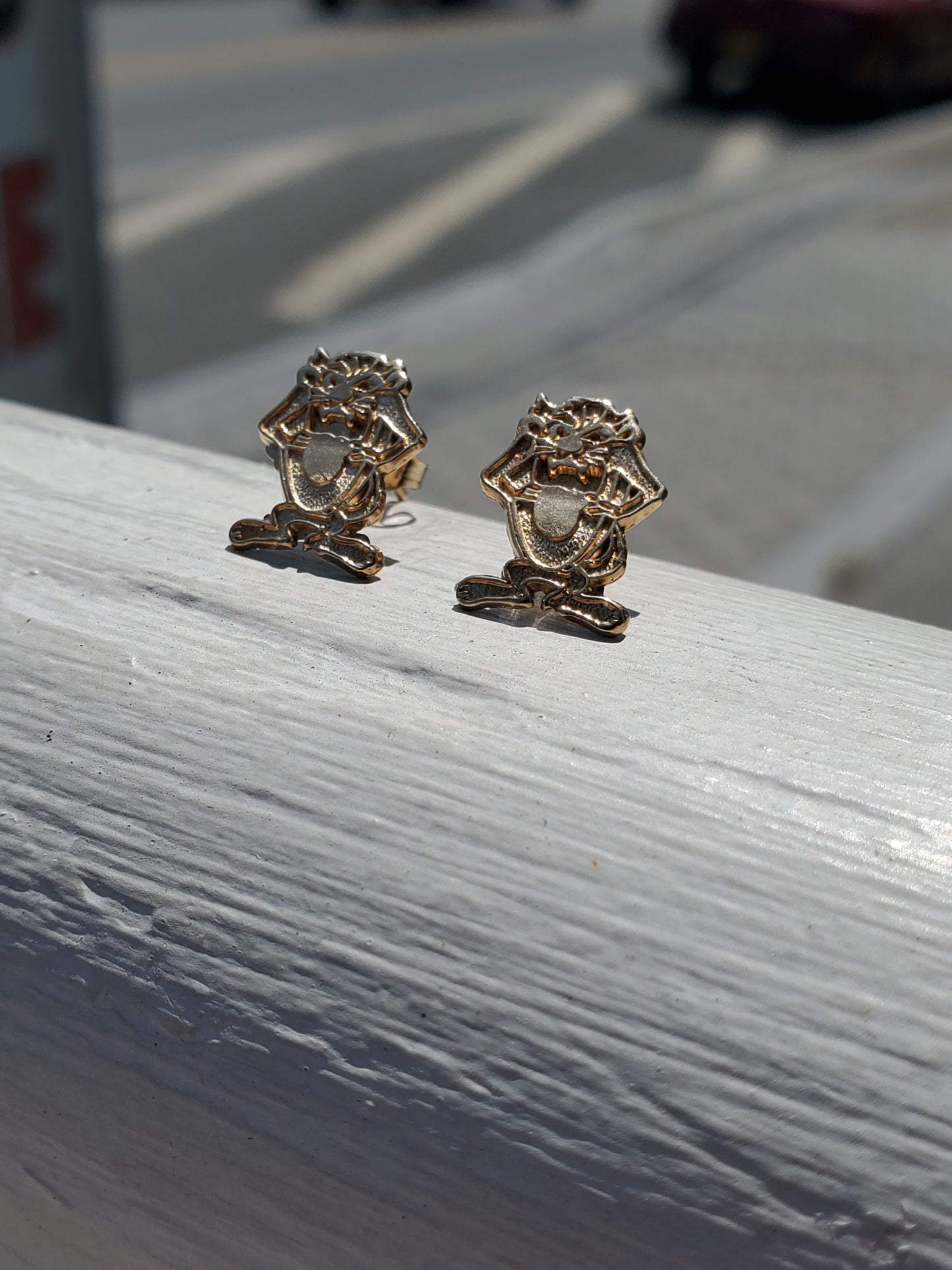 14k Solid Gold Vintage 90's Taz Tazmanian Devil Looney Tunes Charater Stud Earrings