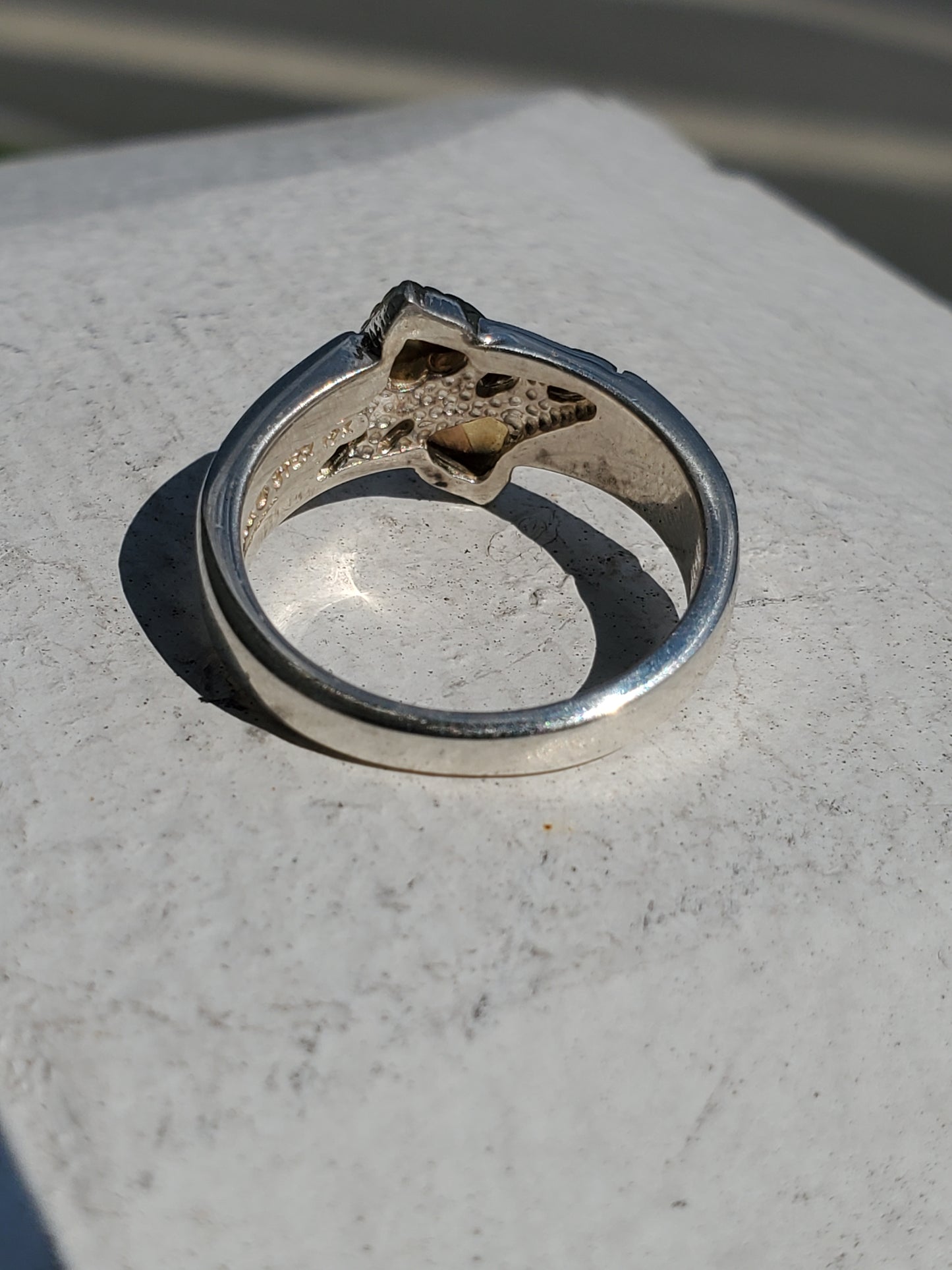 925 Sterling Silver & 12k Black Hills Gold Crushed Turquoise Inlay Band Ring