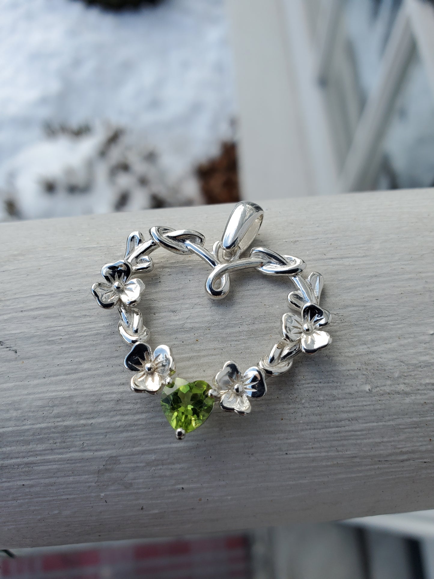 925 Sterling Silver Made in Ireland Peridot Clover Heart Pendant