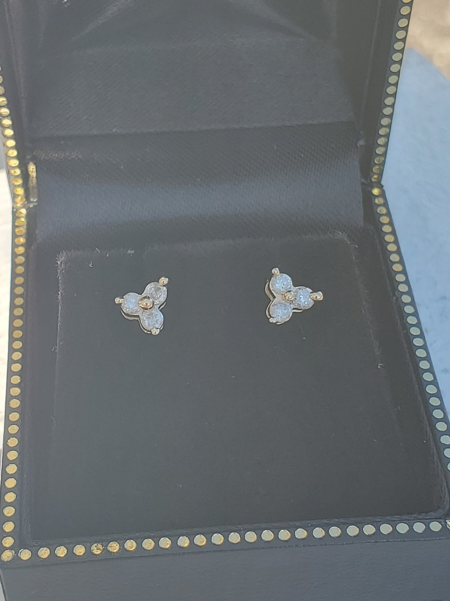 14k Solid Gold Genuine Diamond Tripolo Cluster Stud Earrings